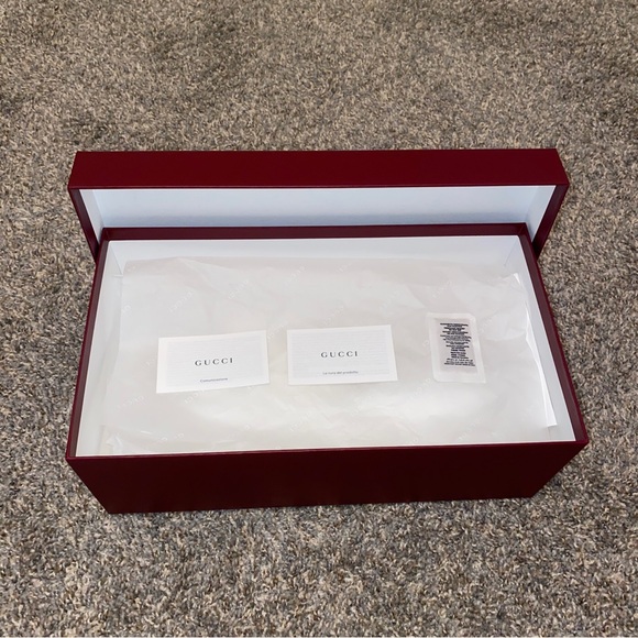 Gucci Gift Shoe Box with Wrapping Paper, Shoe Stuffing, Tags - Picture 2 of 7